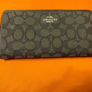 Women’s Coach Wallet